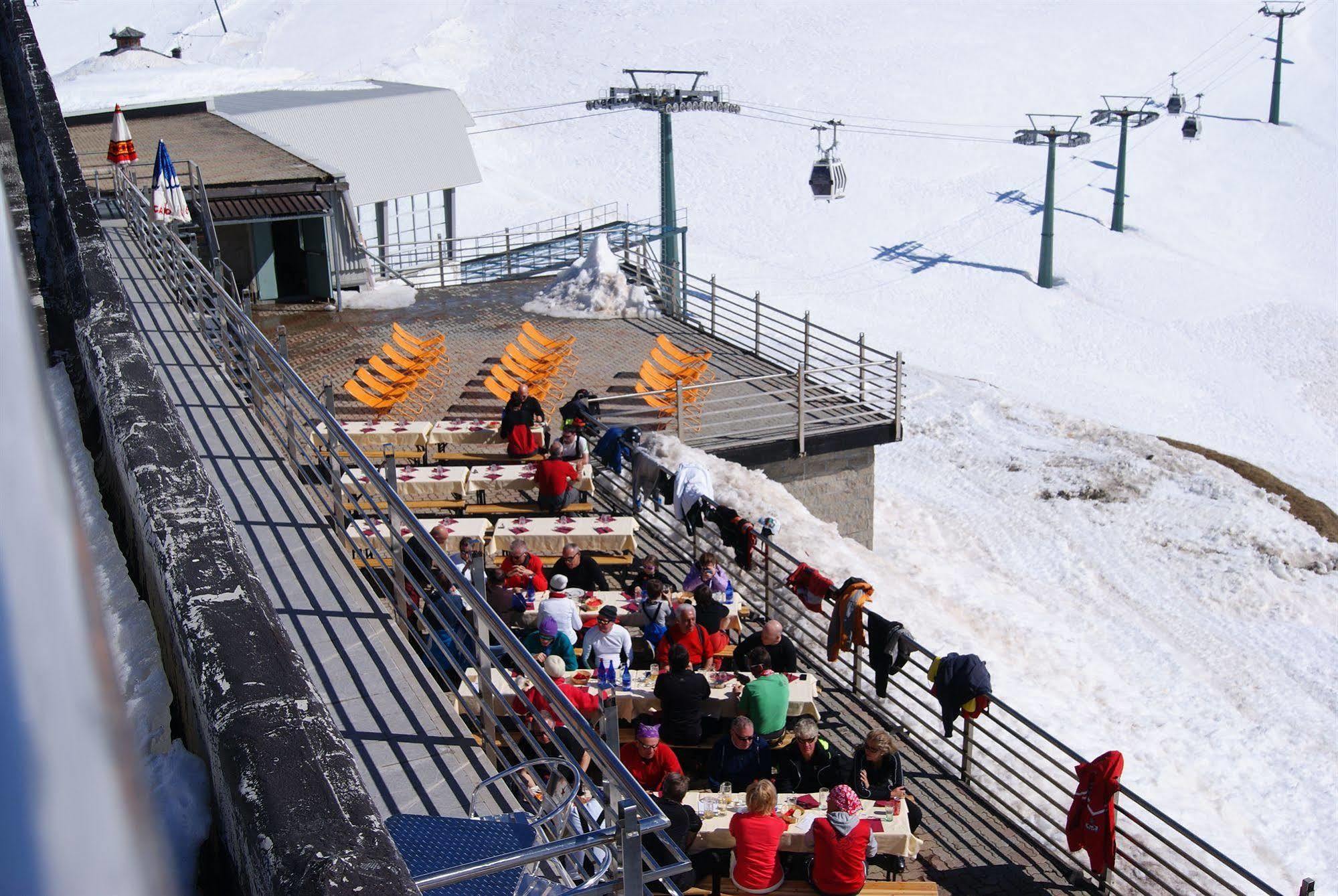 Hotel Lo Stambecco Breuil-Cervinia Kültér fotó